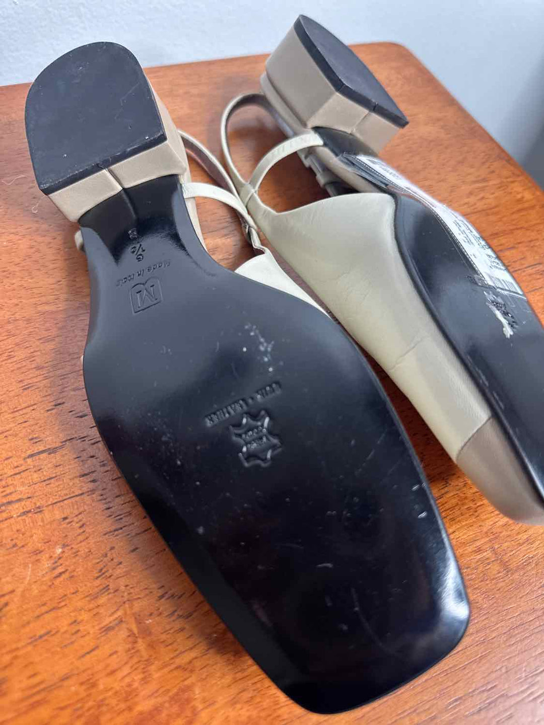 Bruno Magli tan W Shoe Size 6.5 flat shoe