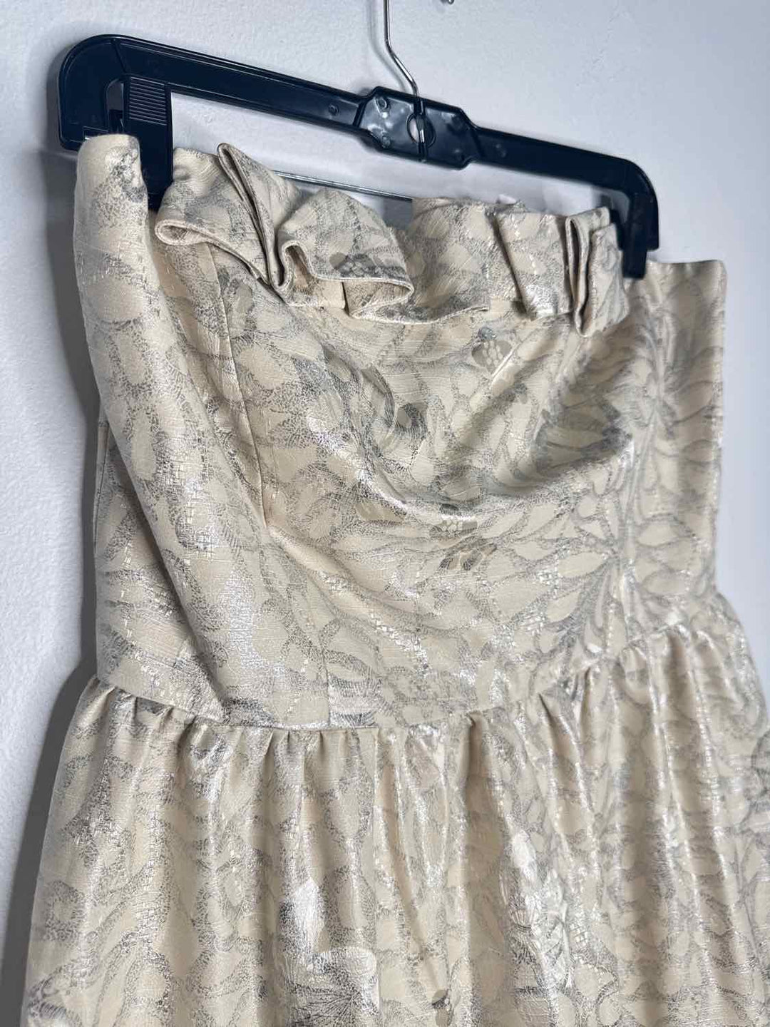 Antonio Melani Size 10 Cream Floral strapless