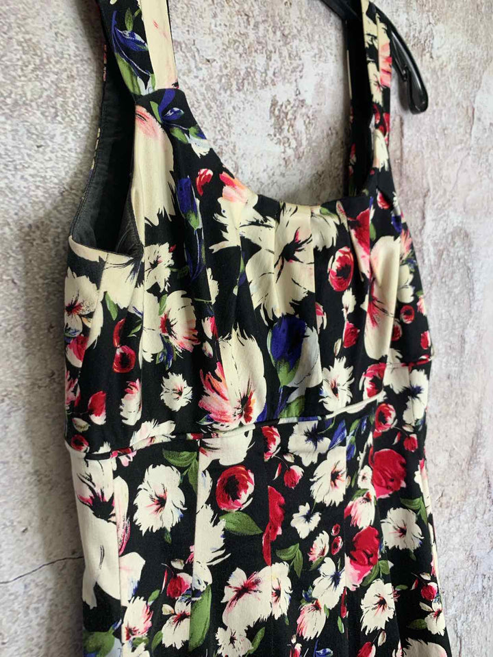 White Black Market Size 4 White sleeveless dress