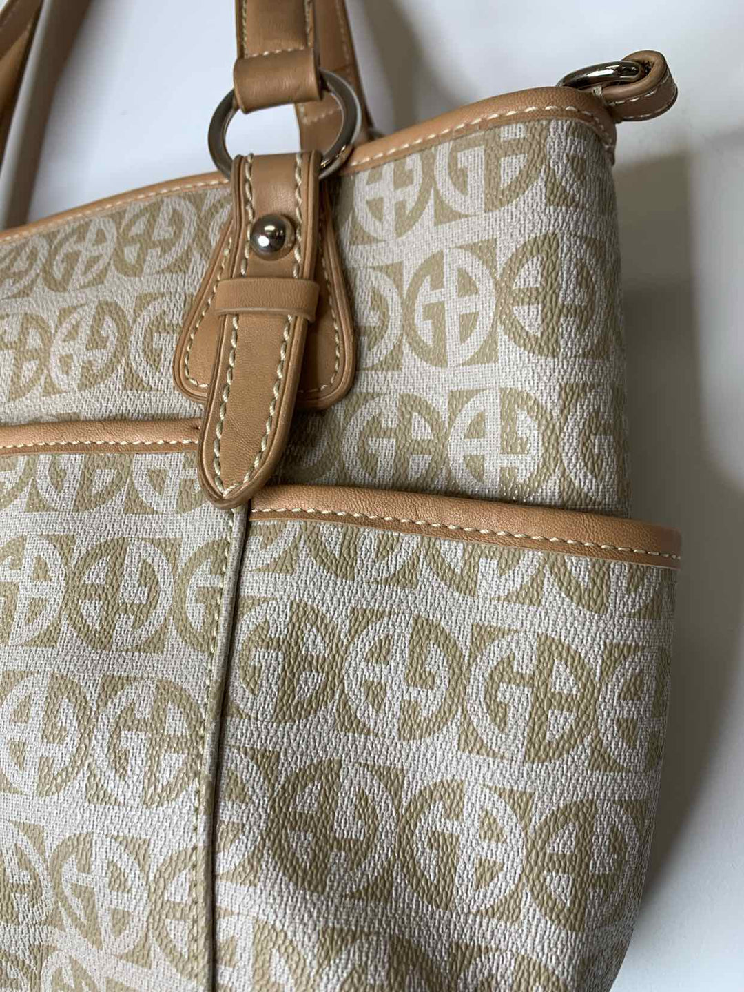 Giani Bernini tan shoulder bag