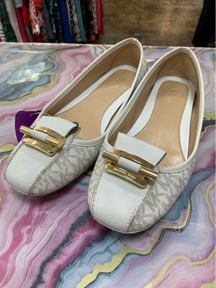 Michael Kors Shoe Size 9.5 Beige flat shoe