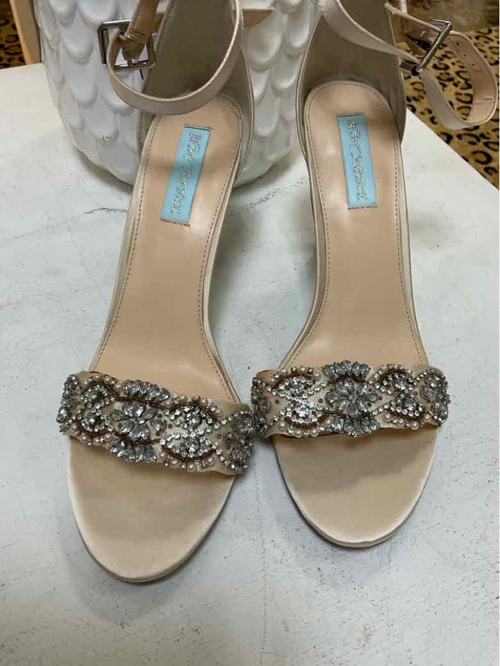 Betsey Johnson Shoe Size 10 Beige high heel