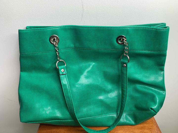 Green shoulder bag