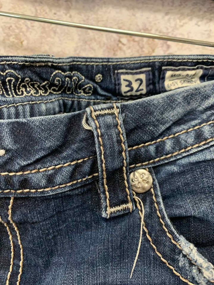Women Size 32 Miss Me denim Jeans