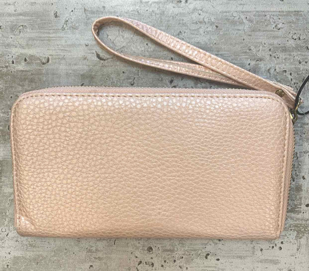 Adrienne Vittadini Pink wristlet