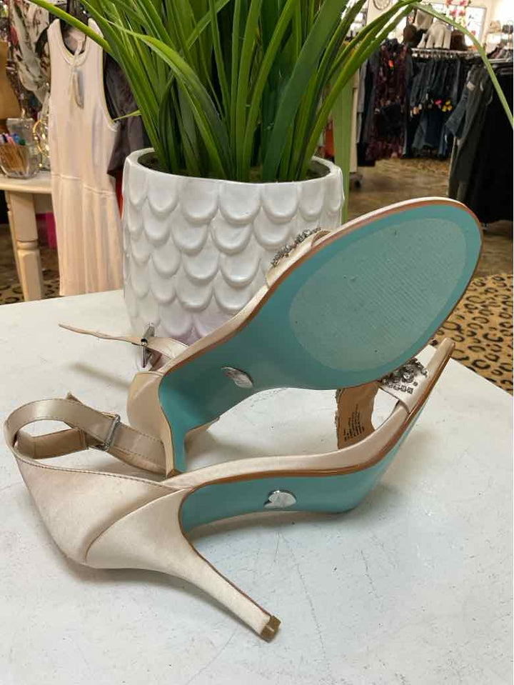 Betsey Johnson Shoe Size 10 Beige high heel