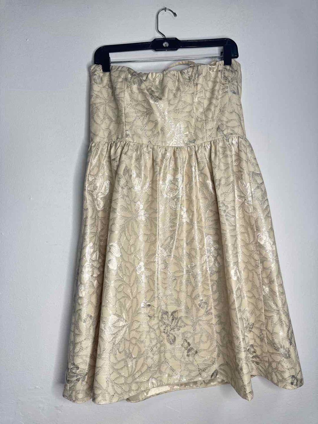 Antonio Melani Size 10 Cream Floral strapless