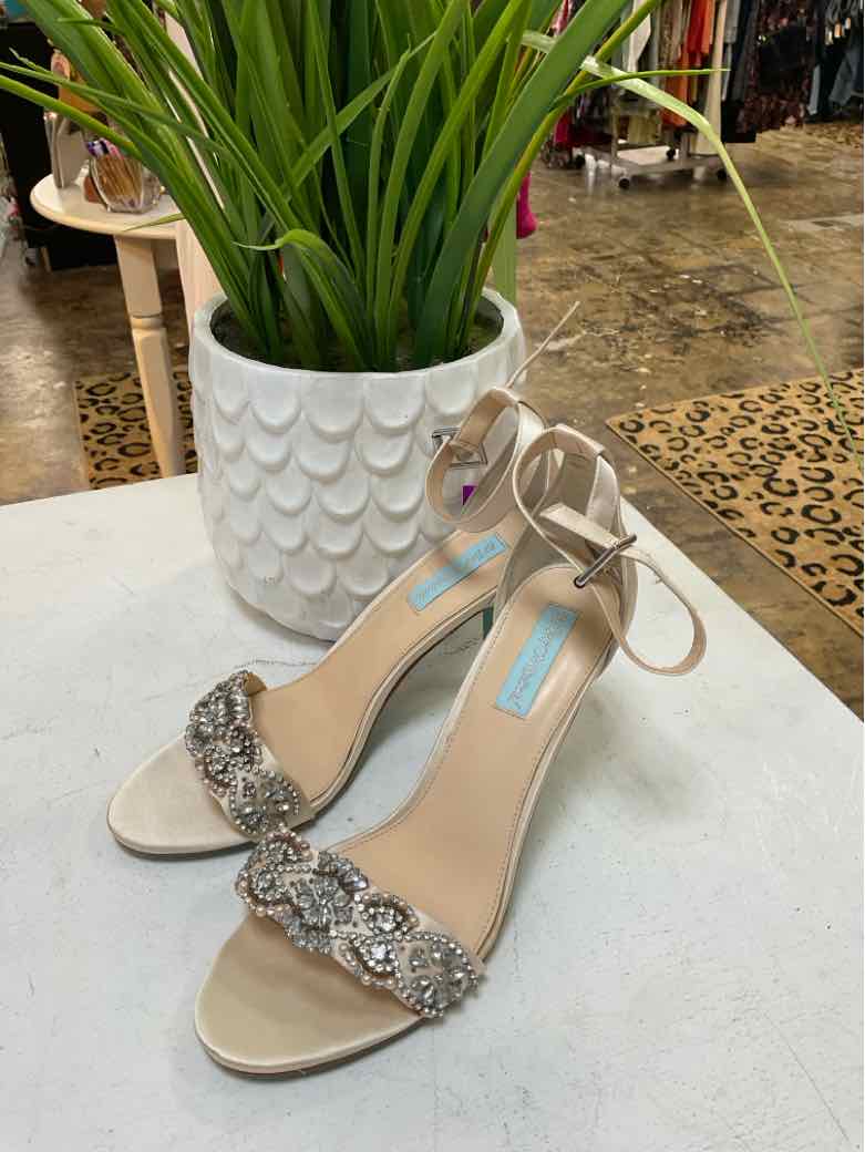 Betsey Johnson Shoe Size 10 Beige high heel