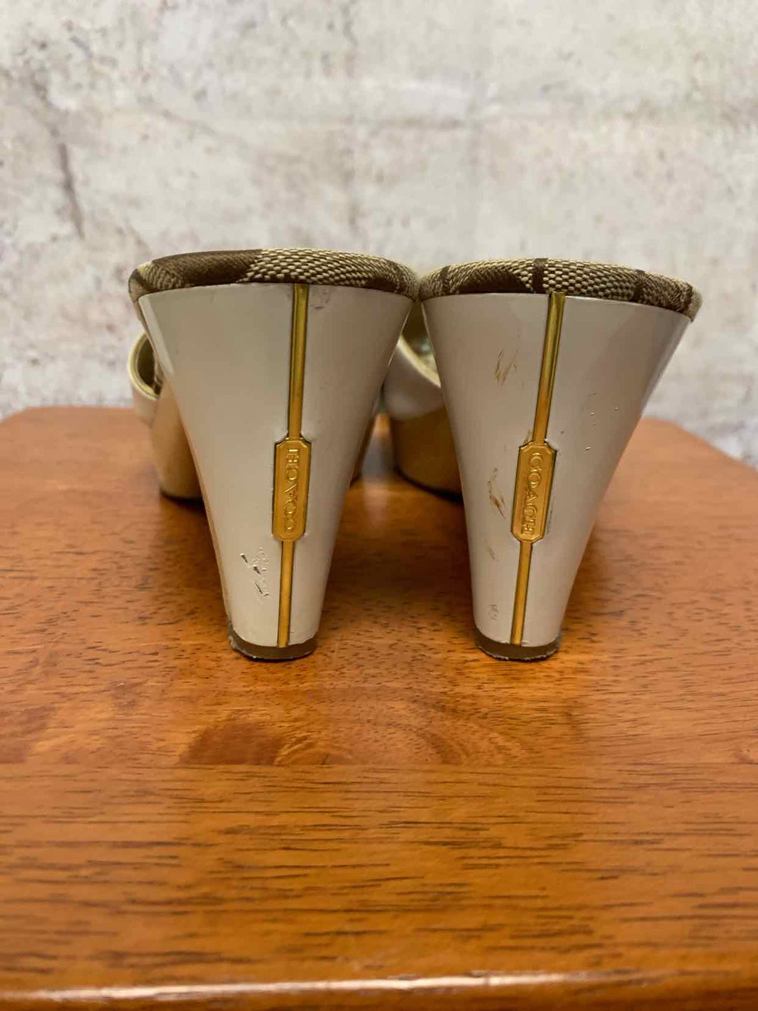 Coach White W Shoe Size 9 high heel