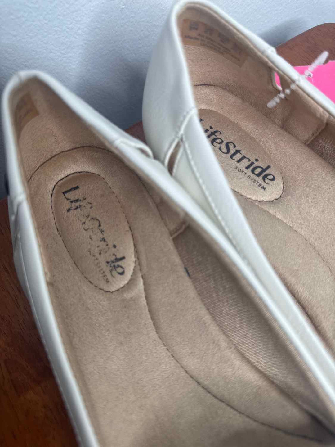 Life Stride Beige W Shoe Size 9 flat shoe
