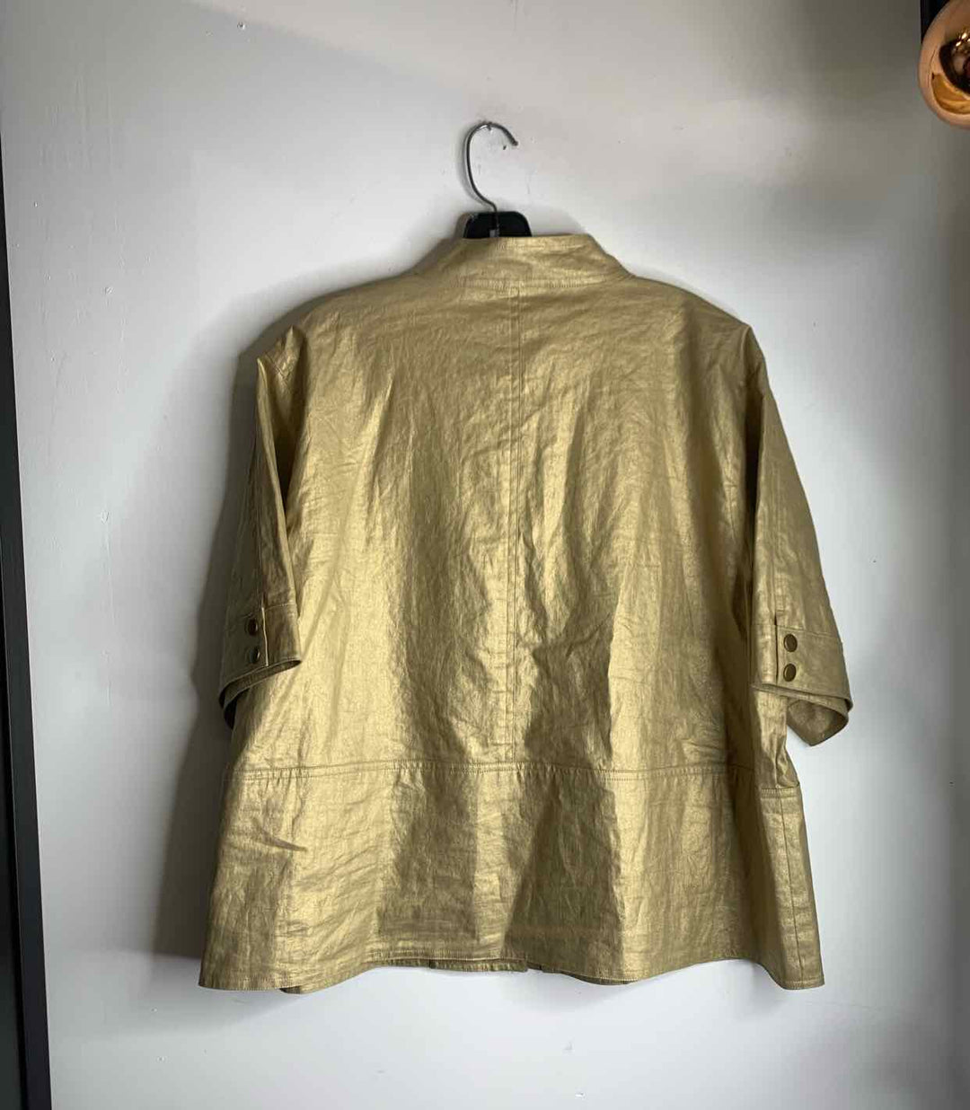 Chicos Women Size 3 gold cardigan