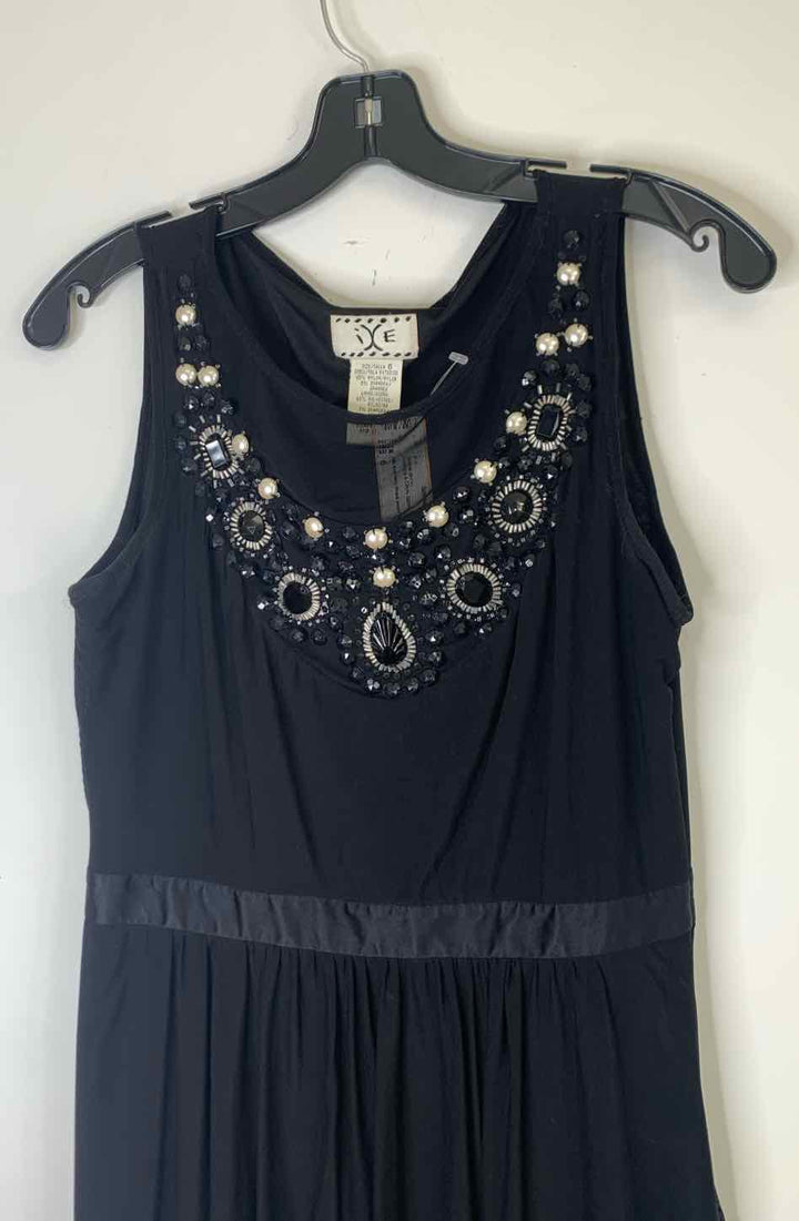 Women Size 6 Black formal dress