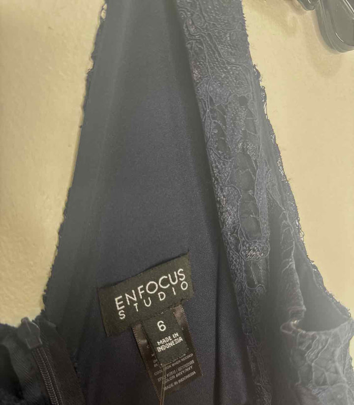 Enfocus Studio Size 6 Blue formal dress