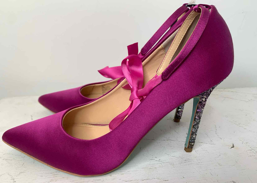 Betsey Johnson purple W Shoe Size 10 high heel