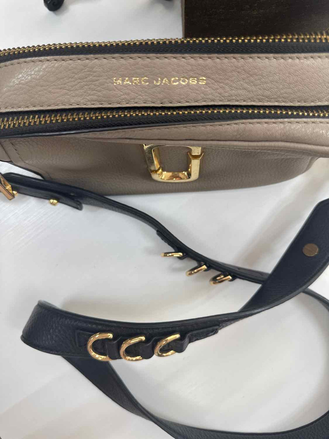 Marc Jacobs taupe shoulder bag