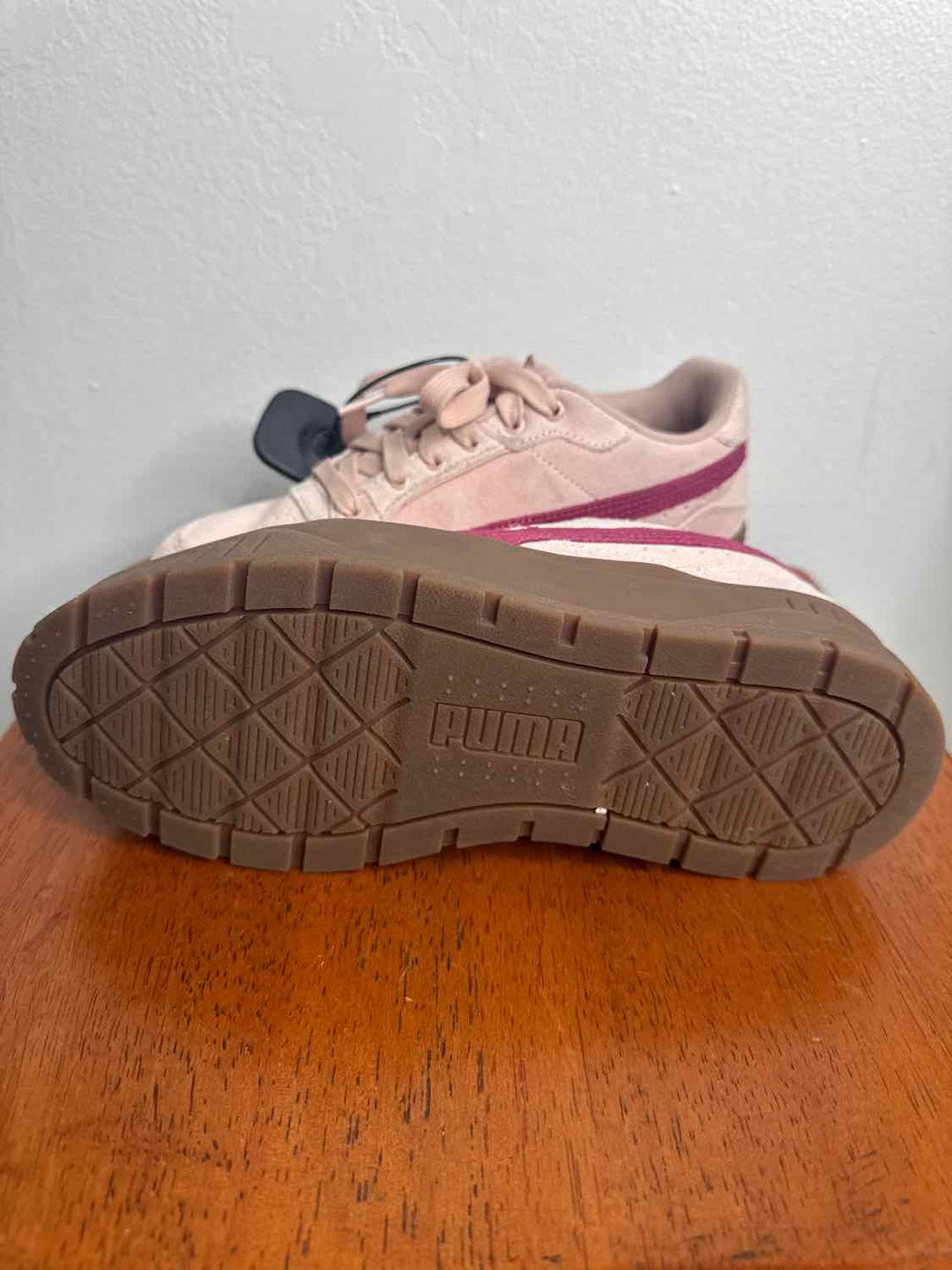 Puma Shoe Size 8 Pink athletic sneaker