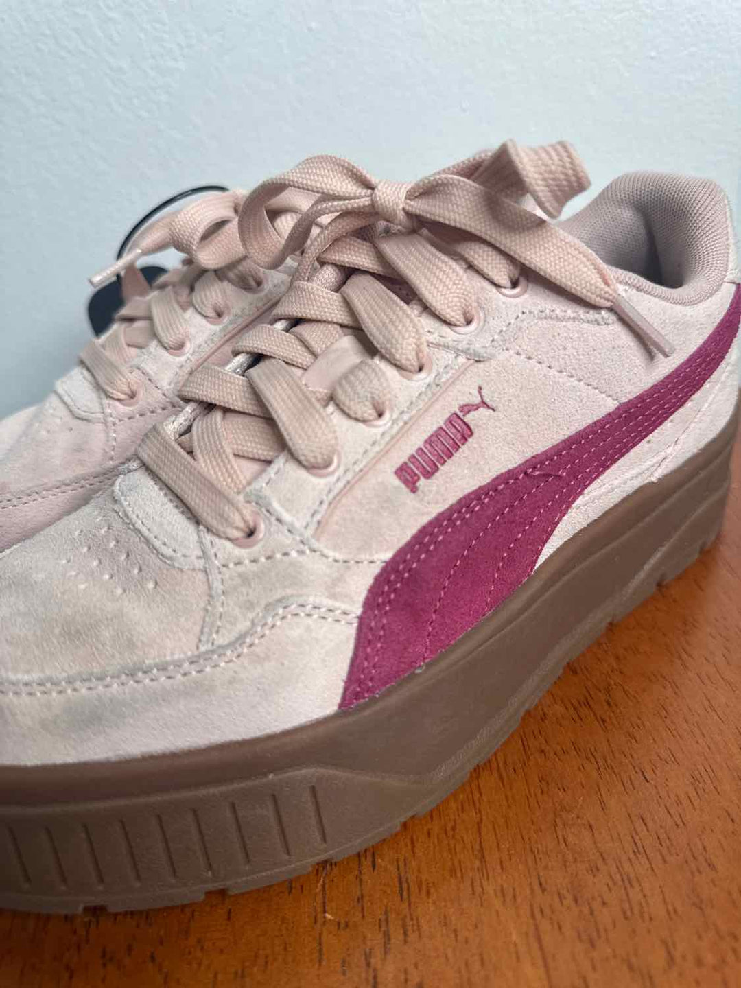 Puma Shoe Size 8 Pink athletic sneaker