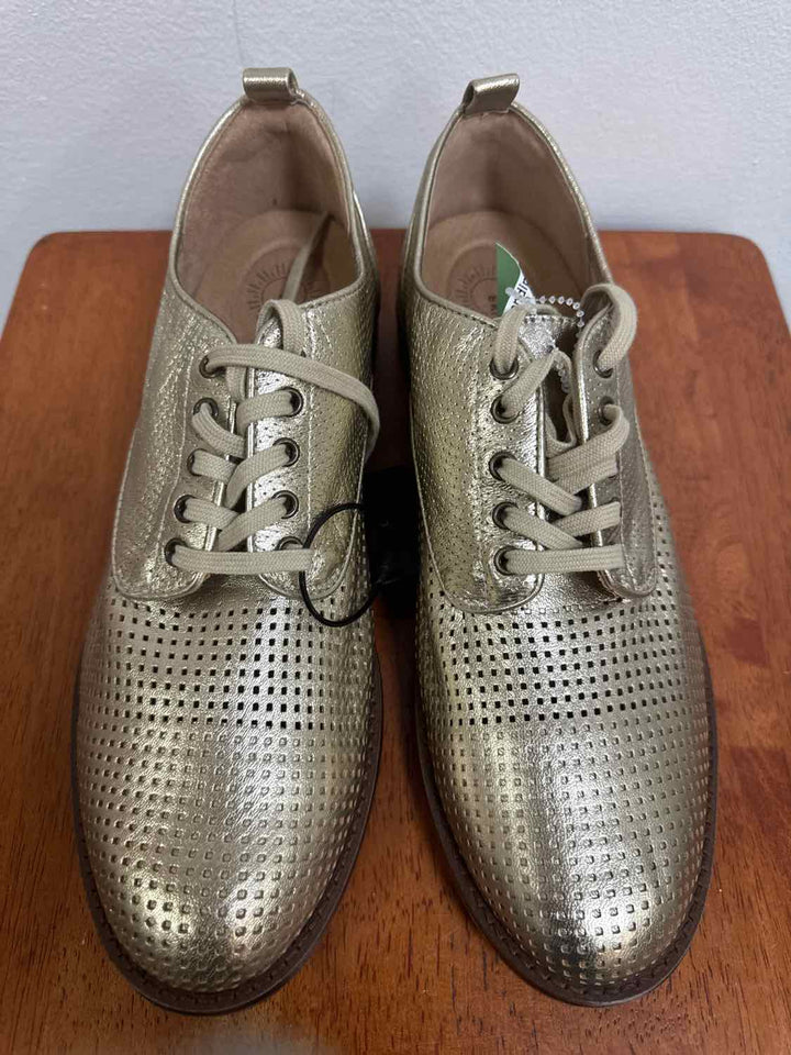 Brioso Shoe Size 10.5 Gold flat shoe