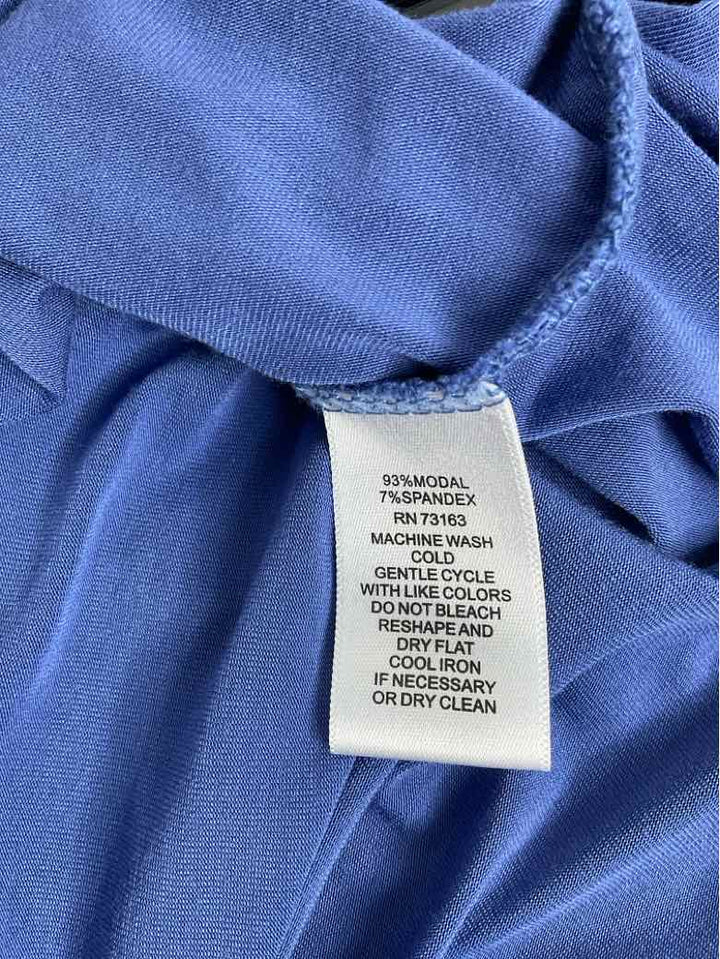 Cable & Gauge Size M Blue Scoop Neck long sleeve top