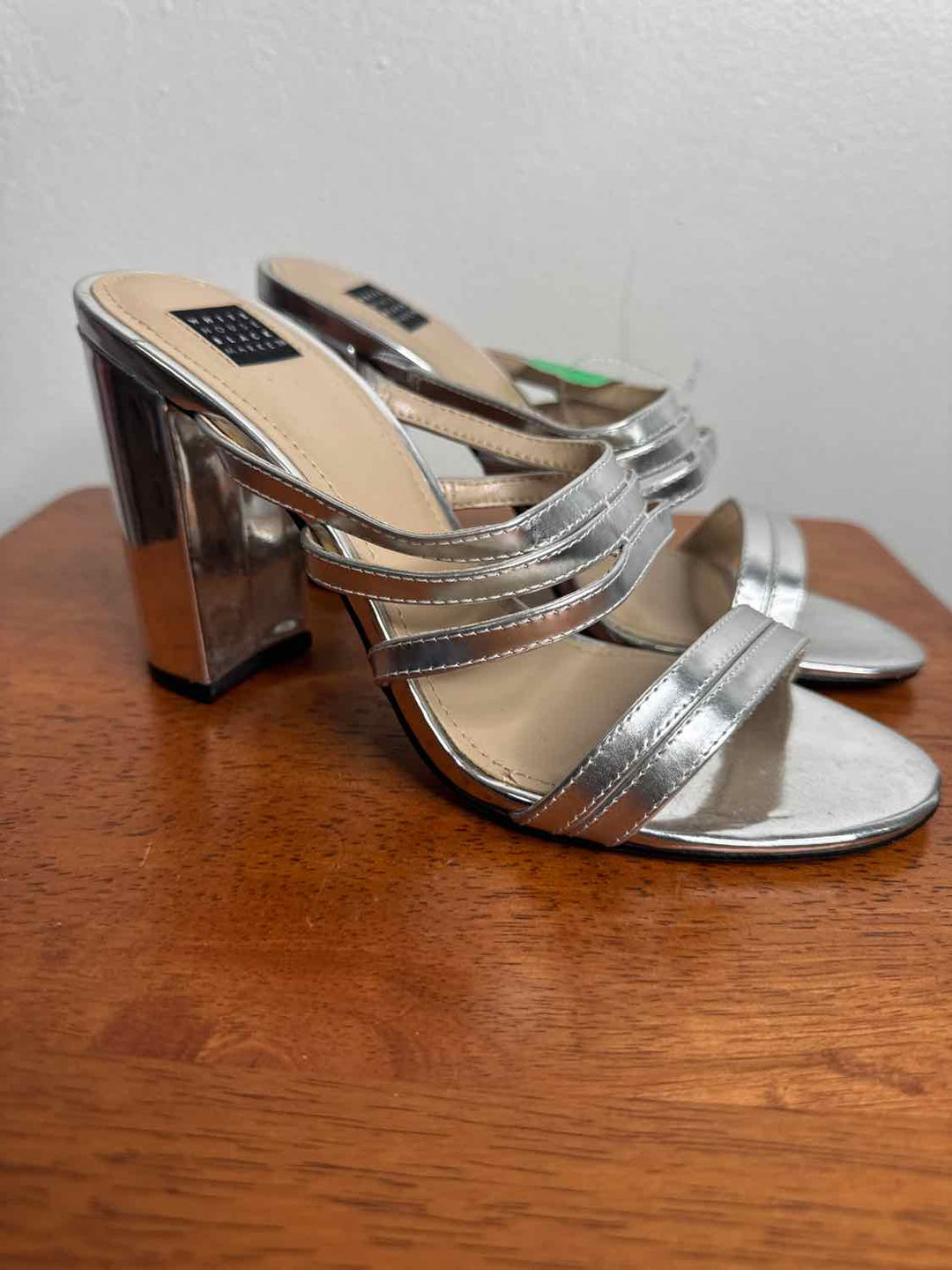 White Black Market silver W Shoe Size 7 medium heel