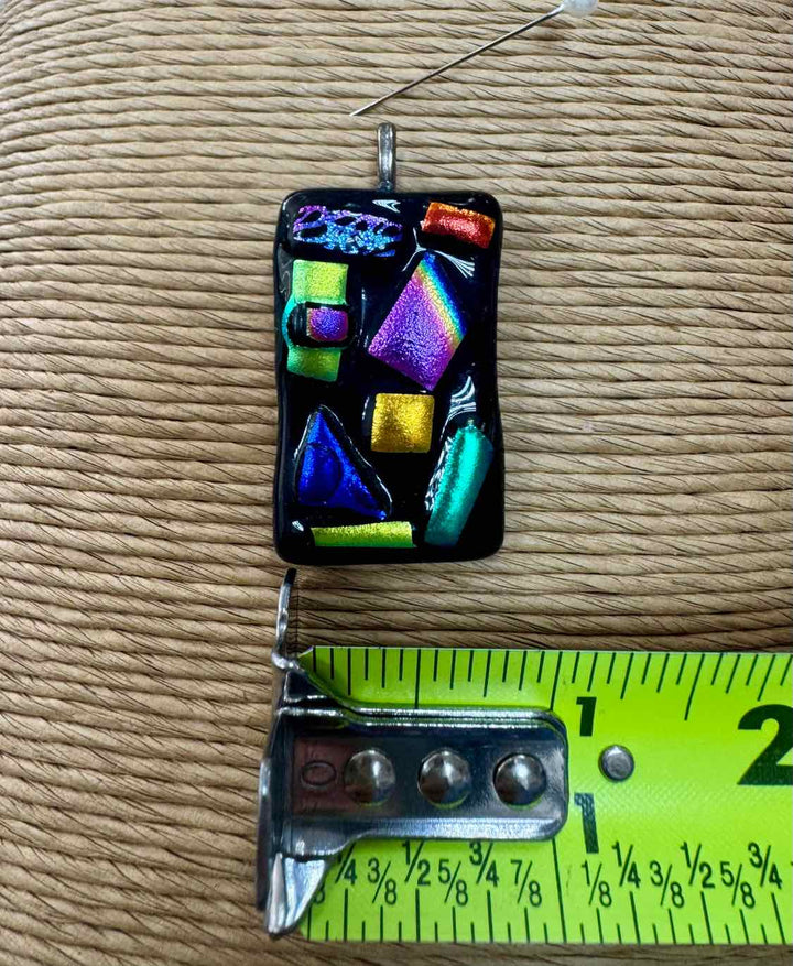 SwirlyQs Size M/L Metallic NWT Pendant only