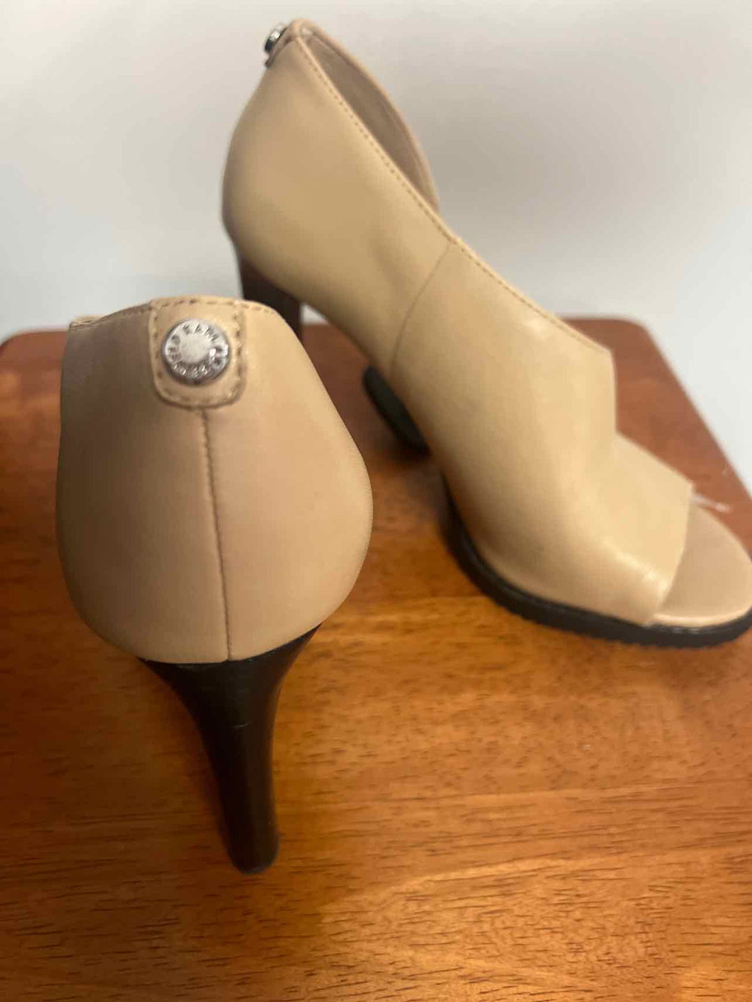 Karl lagerfeld tan W Shoe Size 7.5 high heel