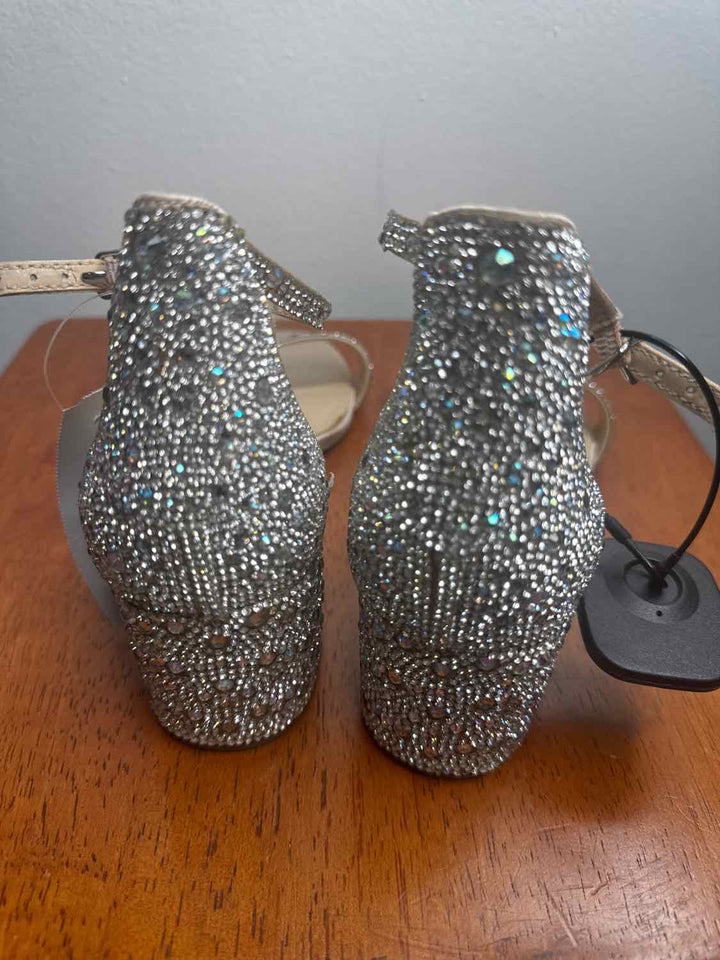Betsy Johnson Shoe Size 9 Silver medium sandal