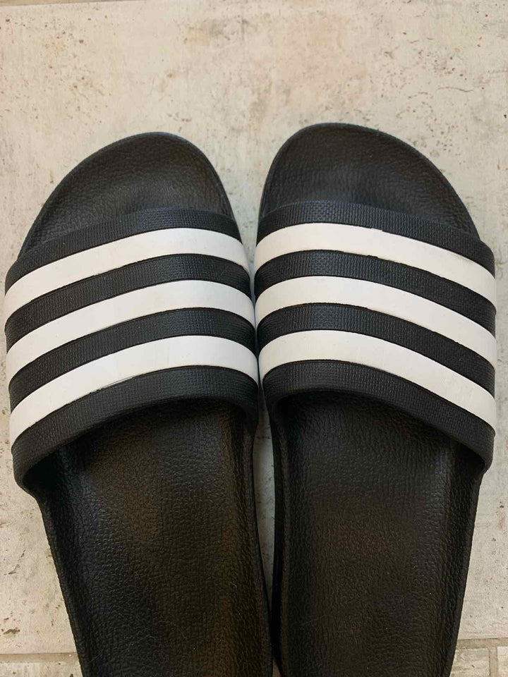 Adidas Shoe Size 9 Black sandal low