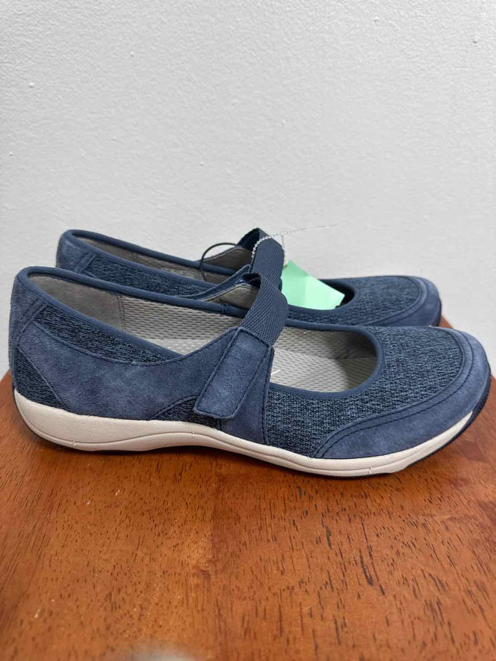 Dansko Shoe Size 40 Blue flat shoe