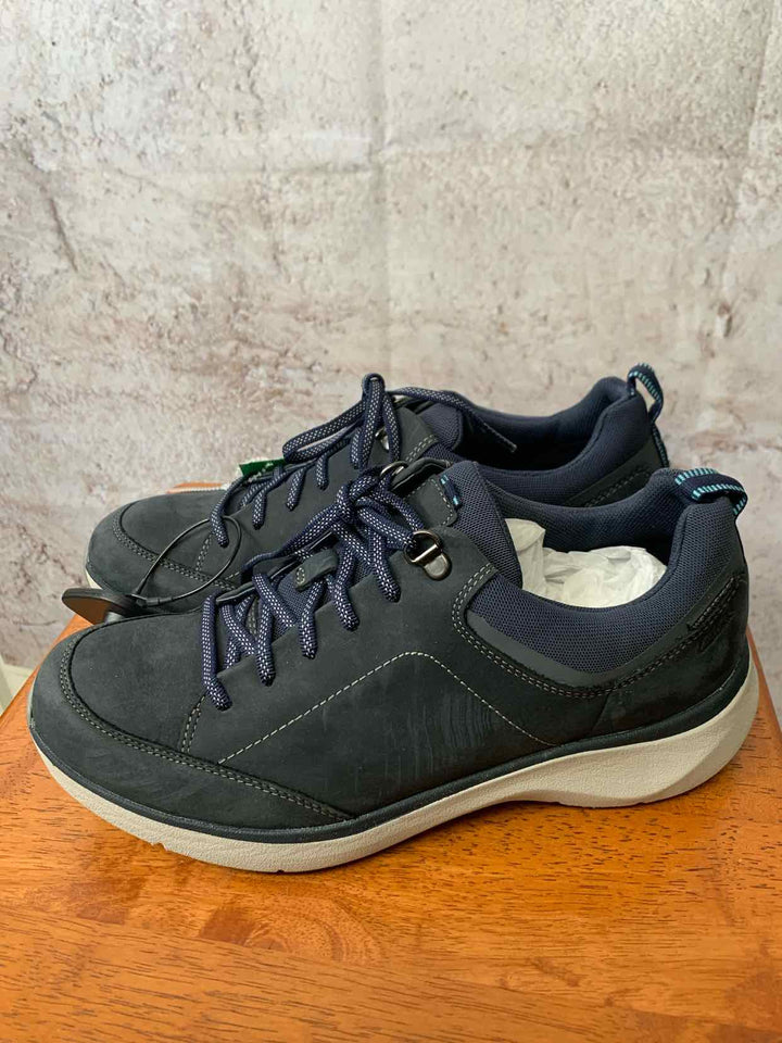Clarks Navy W Shoe Size 10 athletic sneaker