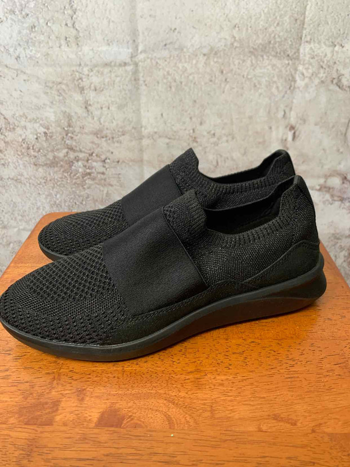 Clarks Black W Shoe Size 9.5 athletic sneaker