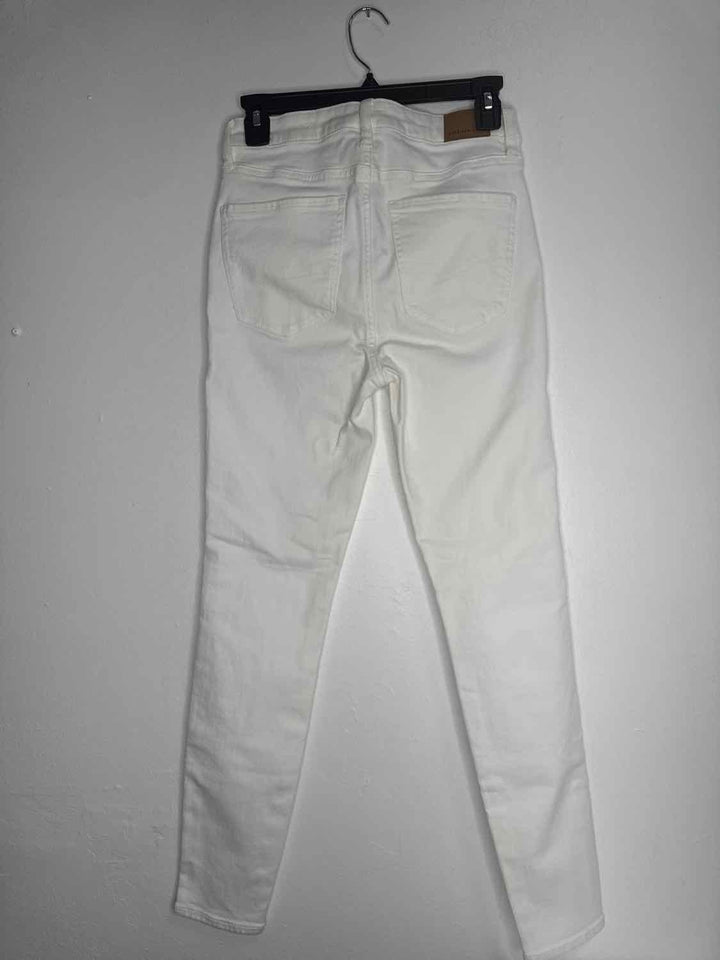 American Eagle Size 6 White Next Level Stretch Jeans