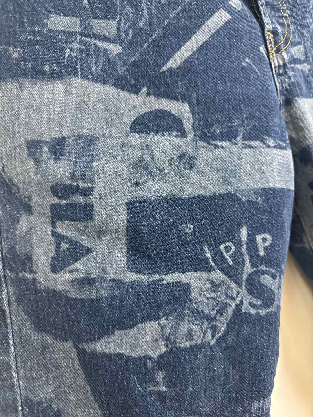 Levi Size 32 Denim Jeans