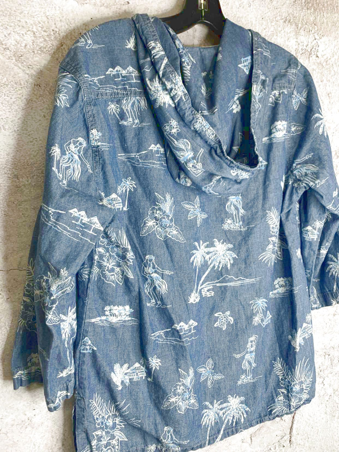 Tommy Bahama Size M Blue long sleeve top