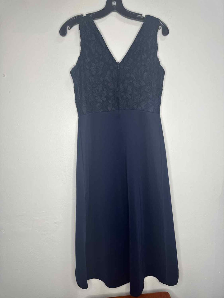 Enfocus Studio Size 6 Blue formal dress