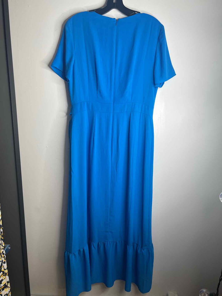 Women Size 8 The limited Blue short sleeve