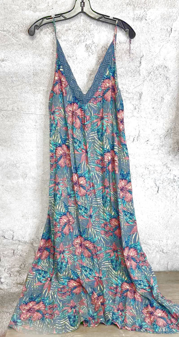 Roxy Size L Blue maxi sleeveless