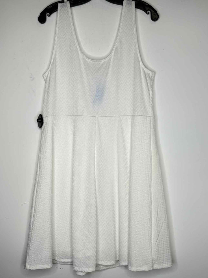 Women Size XXL Mossimo White sleeveless dress