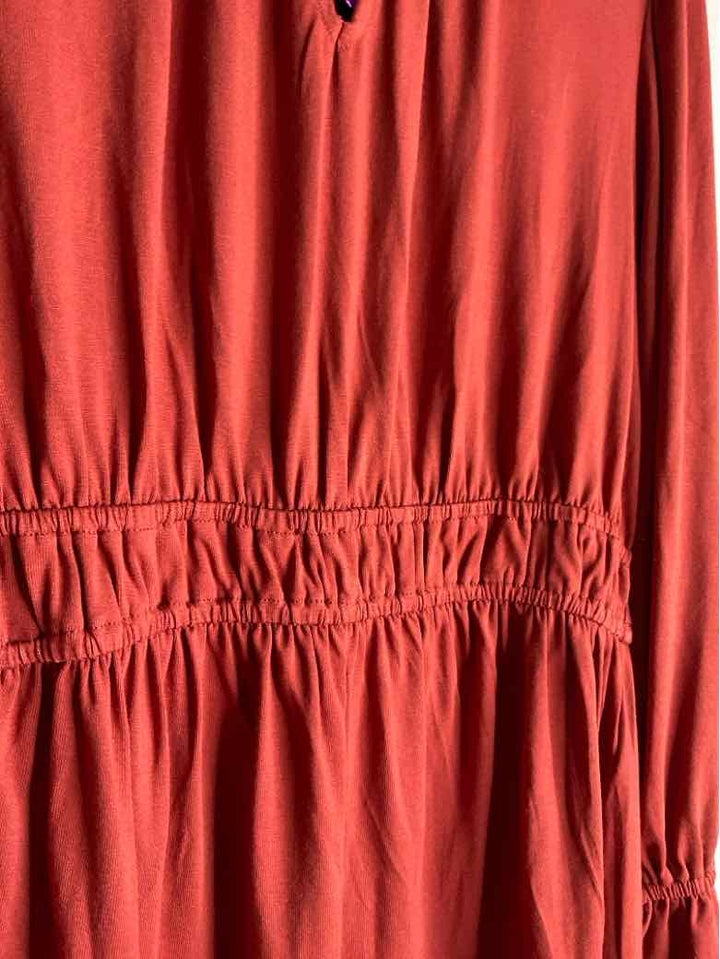 Cupio Size M Rust Keyhole long sleeve top