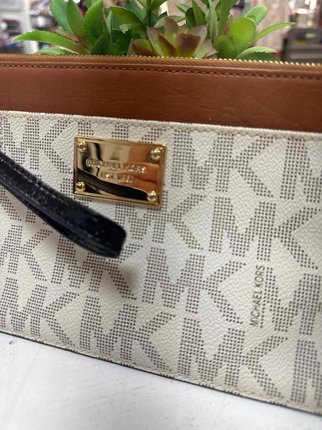 Michael Kors Beige wristlet