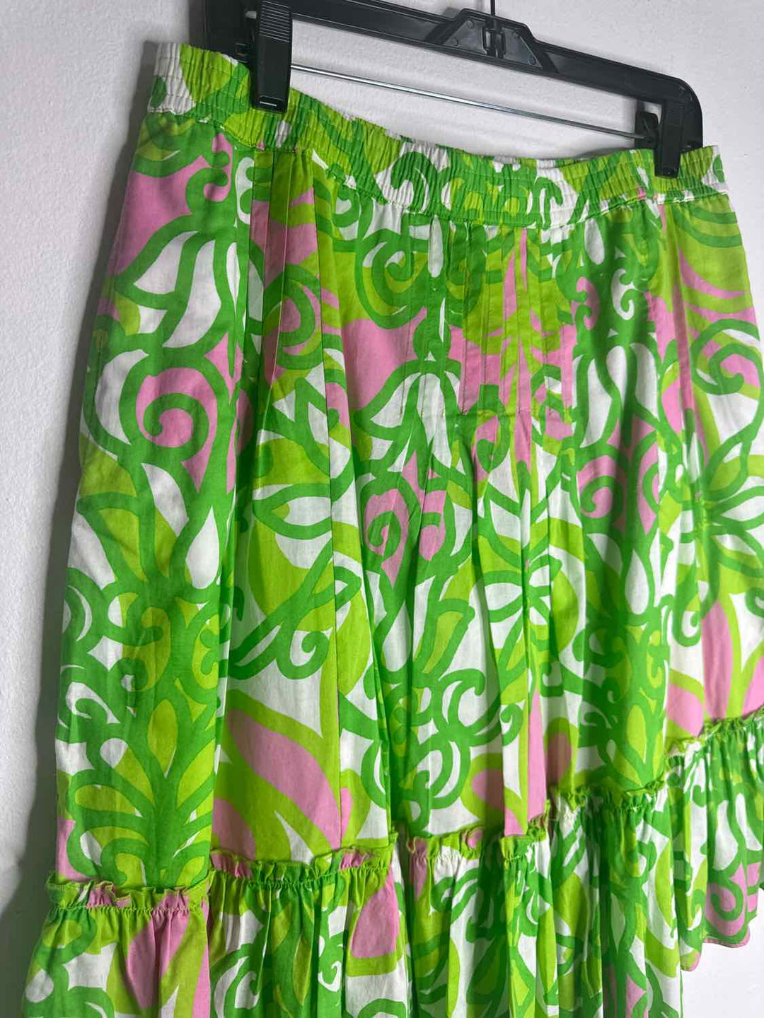 Lilly Pulitzer Size M Green Floral knee length skirt