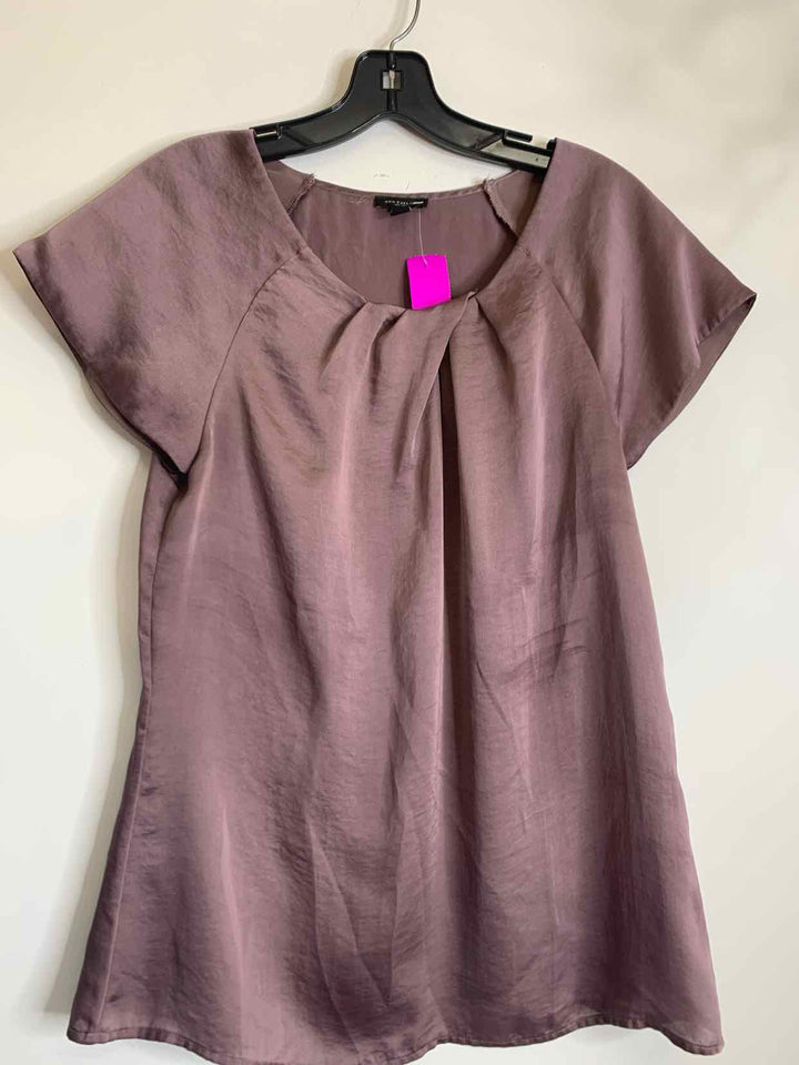 Ann Taylor Women Size M Plum sleeveless