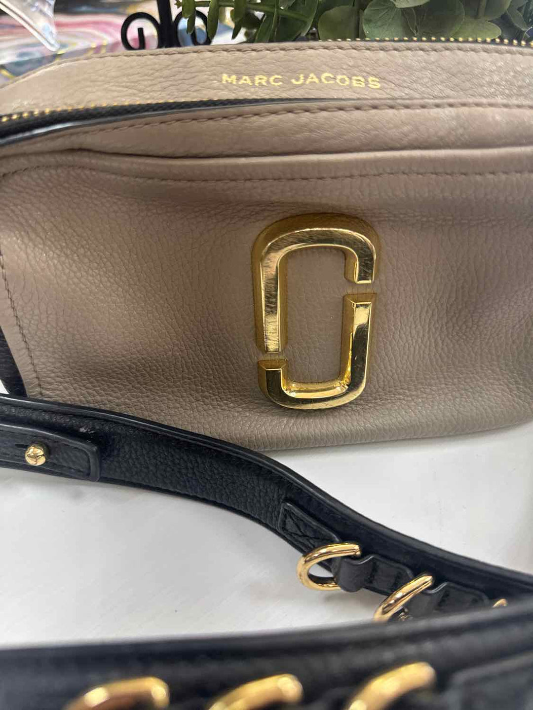 Marc Jacobs taupe shoulder bag