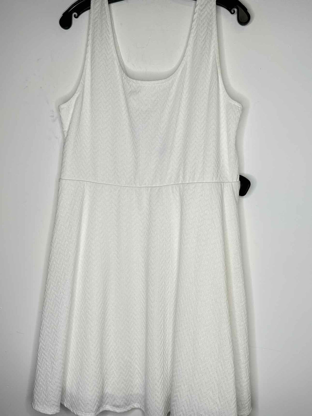 Women Size XXL Mossimo White sleeveless dress