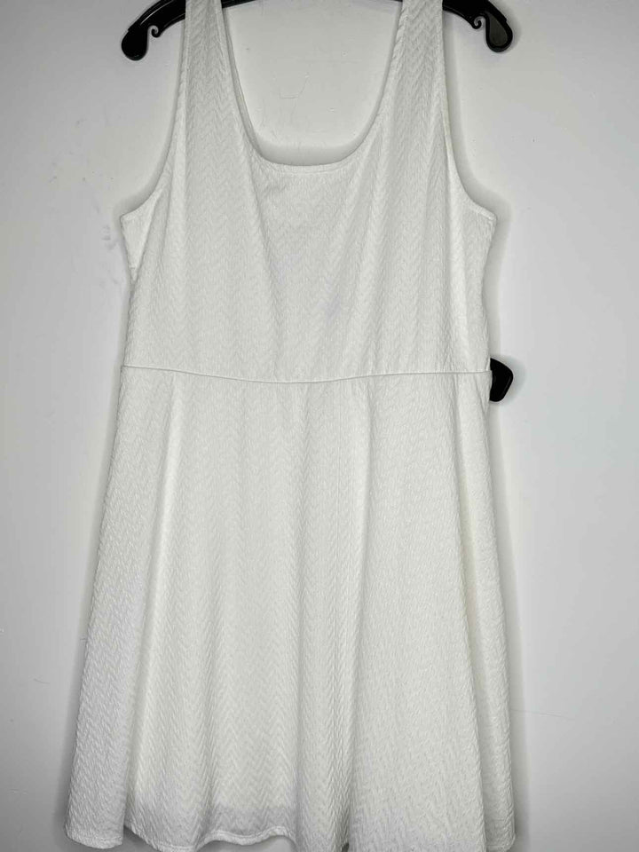 Women Size XXL Mossimo White sleeveless dress