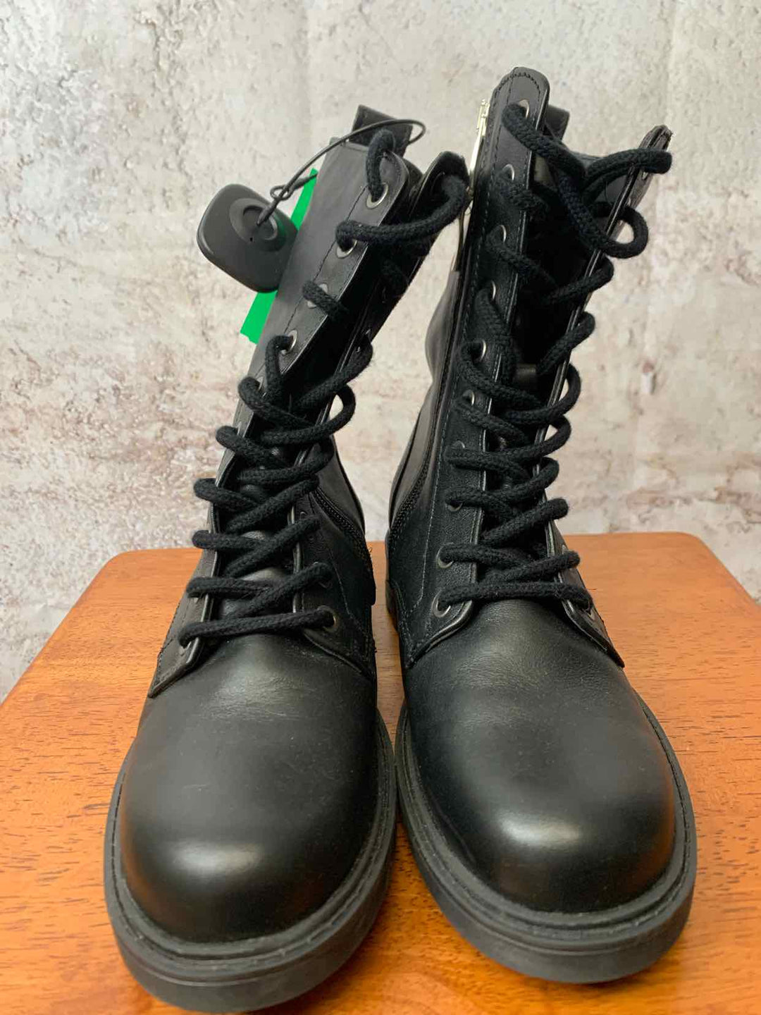 Clarks Black W Shoe Size 7.5 ankle boots
