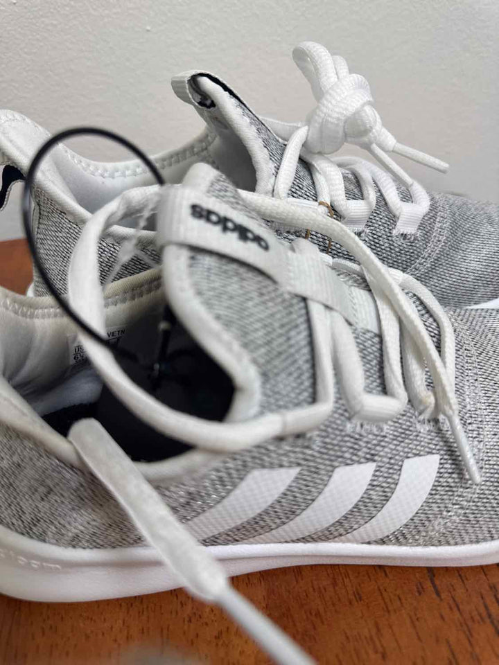 Adidas Shoe Size 8 Grey athletic sneaker