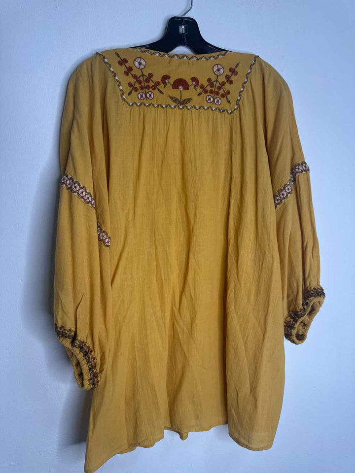 Max Studio Size L Mustard V-neck elastic sleeve long sleeve top