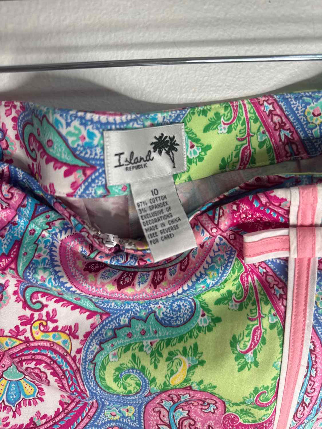 Island Republic Size 8 Pink Paisley knee length skirt