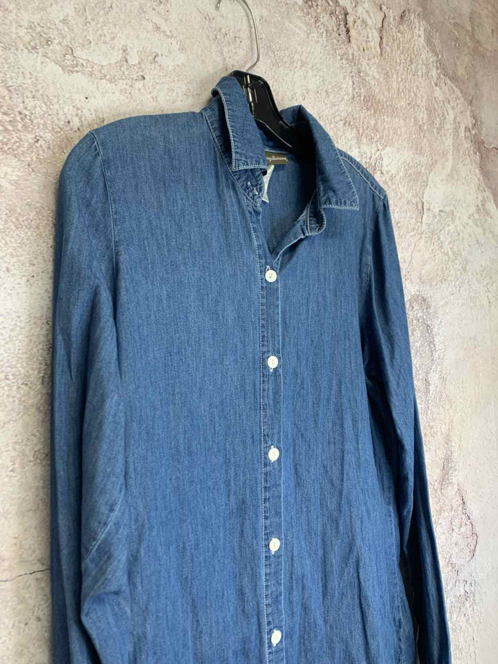 Tommy Bahama Size S Blue tee shirt